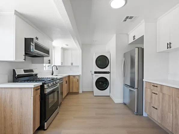 16308 Gledhill St, North Hills, CA 91343