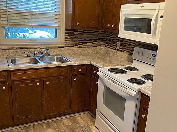 4th image of 4418 Bonnell Dr NW APT B