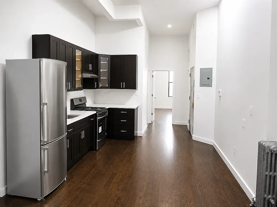 886 Franklin Ave #5L