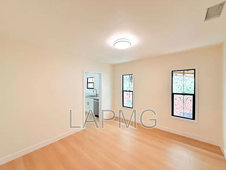 6130 Whitsett Ave #6132 — Photo 7