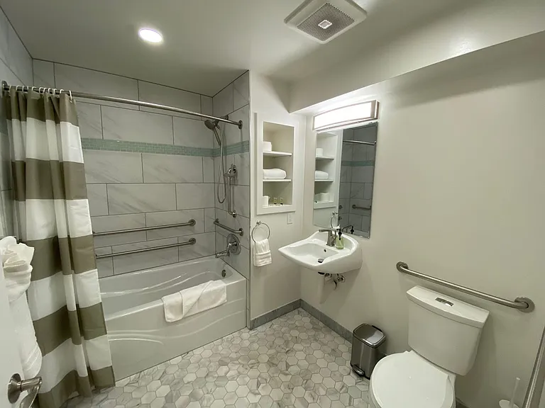 1818 Harvard Ave — Photo 23