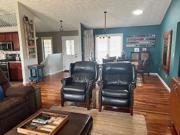5th image of 4651 Glen Echo Way