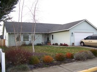 1415 Naples Dr, Central Pt, OR 97502