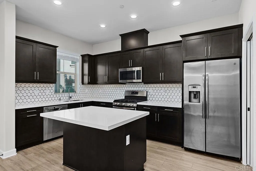 3 bed, 3.5 bath, 1743 sqft, $3,950 — Photo 1