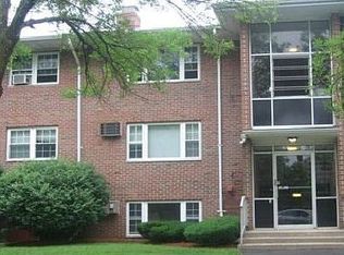 215 Rock St APT J8, Norwood, MA 02062