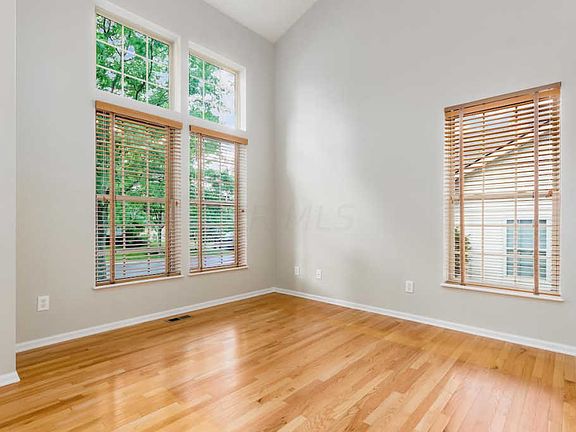 3rd image of 5549 Edgebrook Dr