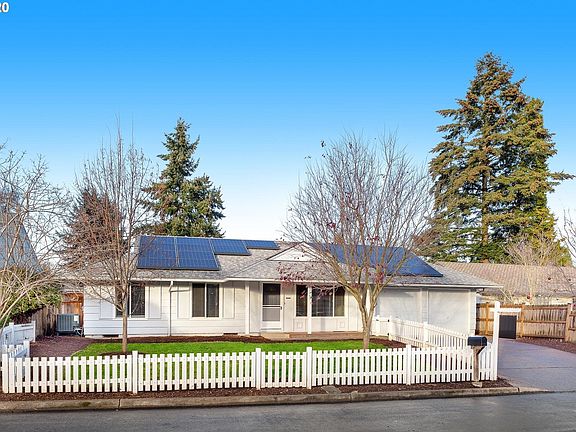 4th image of 11665 SW Manzanita St