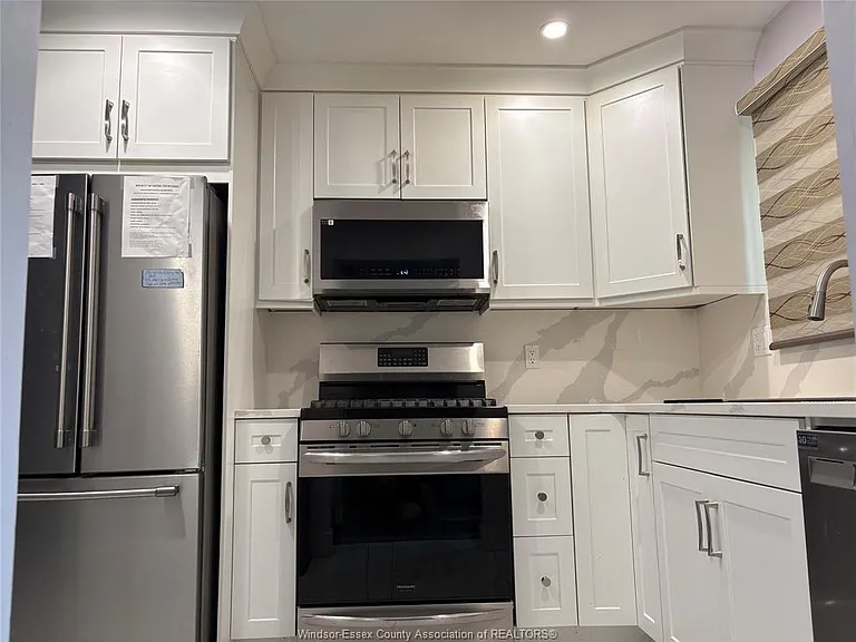 3295 Aurora Dr — Photo 7