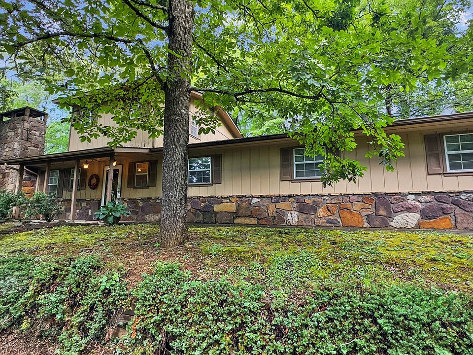 1st image of 413 Hickory Tree Hollow Rd