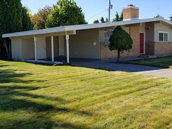 3rd image of 742 Del Mar Dr