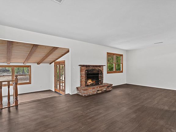 5th image of 3174 Reservoir Dr