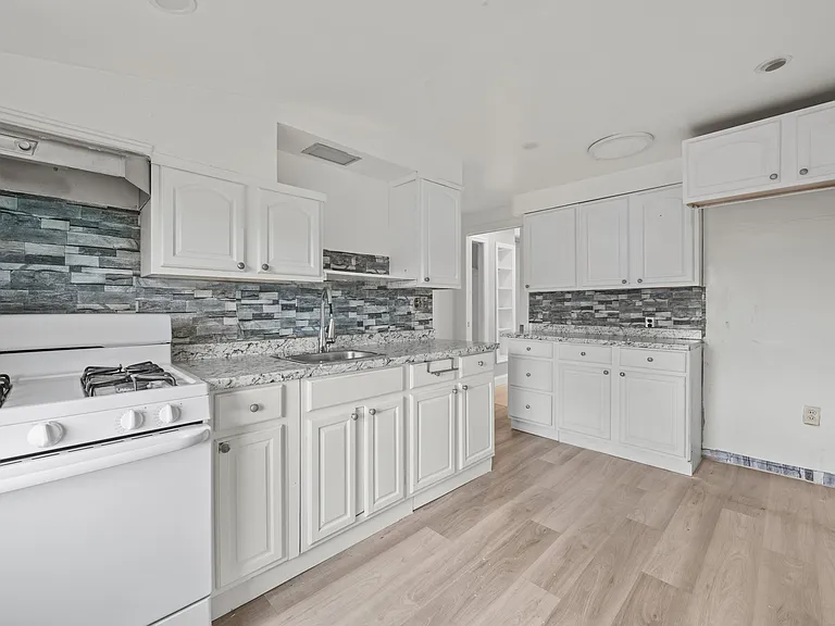 1514 Ratzer Rd #2 — Photo 6