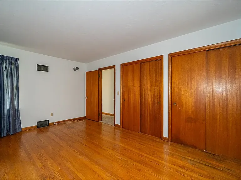 110 Parker Dr — Photo 8