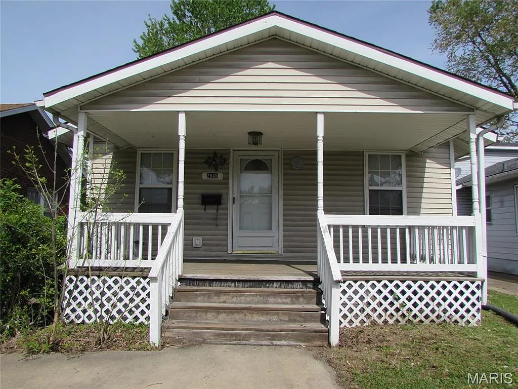 2845 Washington Ave photo 1