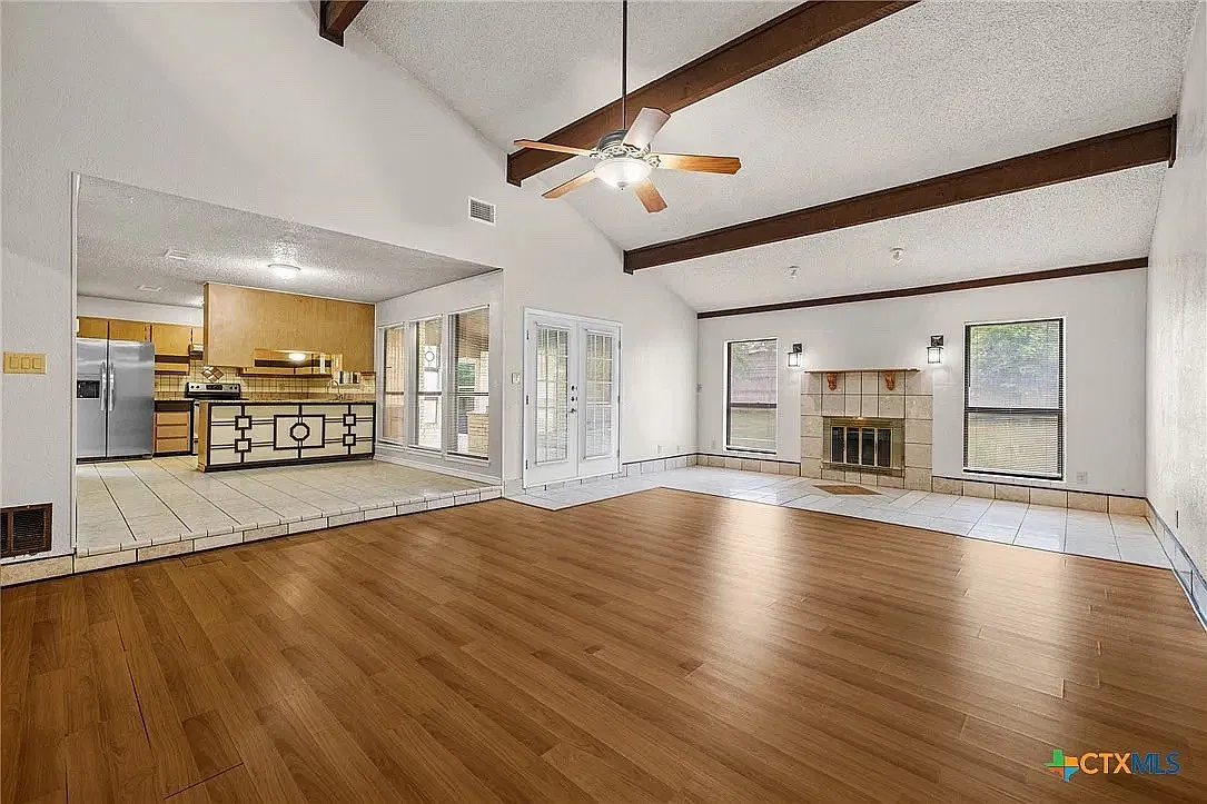 3 bed, 2032 sqft, $1,650 — Photo 2
