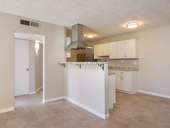 3rd image of 2581 E Tahquitz Canyon Way #208
