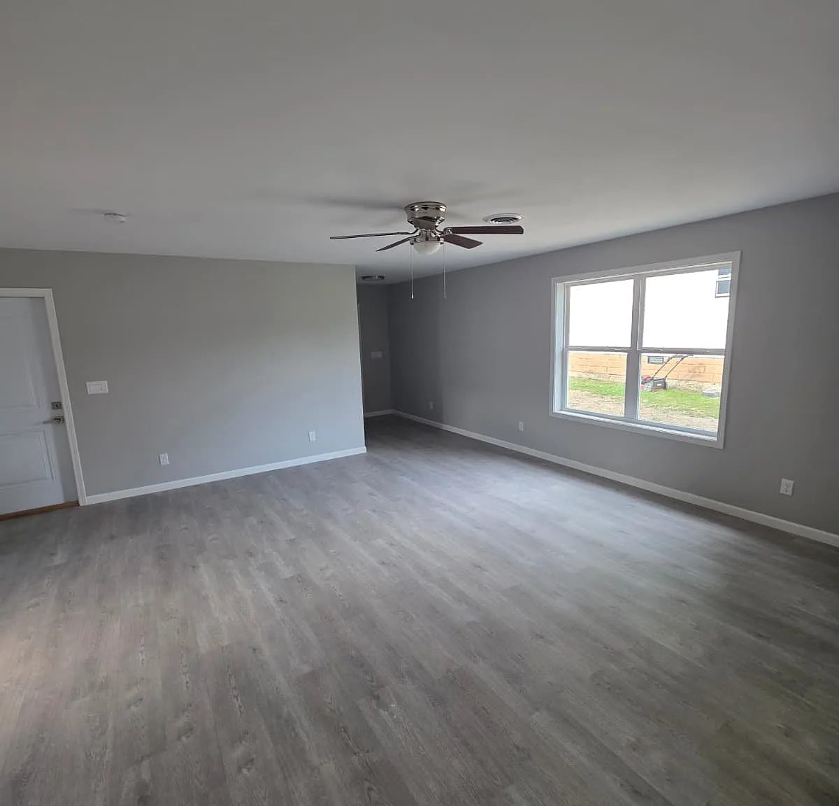 3 bed, 1500 sqft, $1,950 — Photo 1