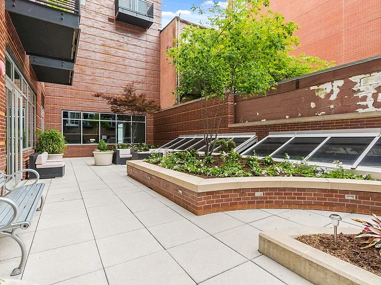 1515 15th St NW #201 — Photo 41