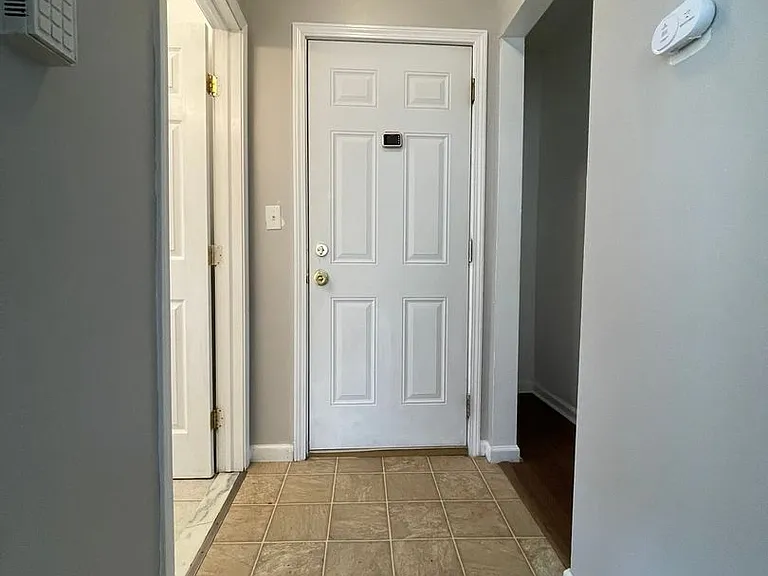 14800 E Vernor Hwy — Photo 31