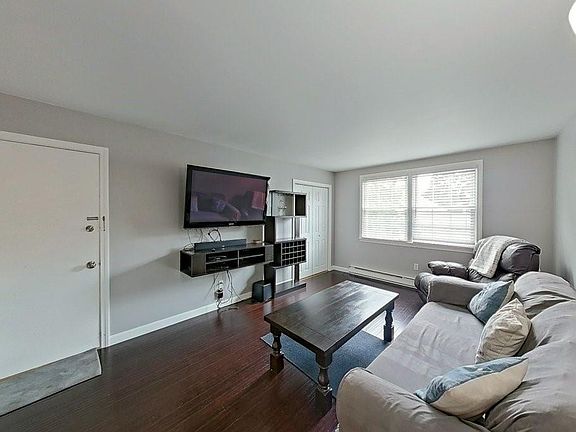 4th image of 45 Hammond St APT 3