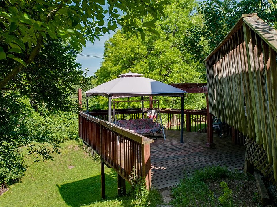 Huge new deck section ~ 500 Square Feet!