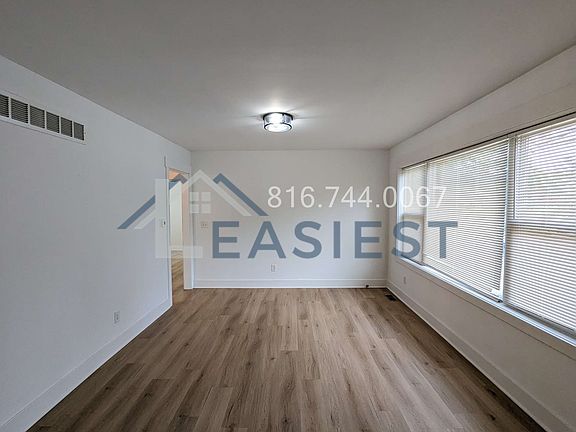 3rd image of 4209 Hawthorne Ave
