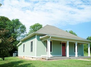 501 N Stanwood Ln, Hendersonville, NC 28739