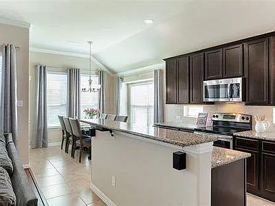1816 Woodlawn Trl — Photo 12