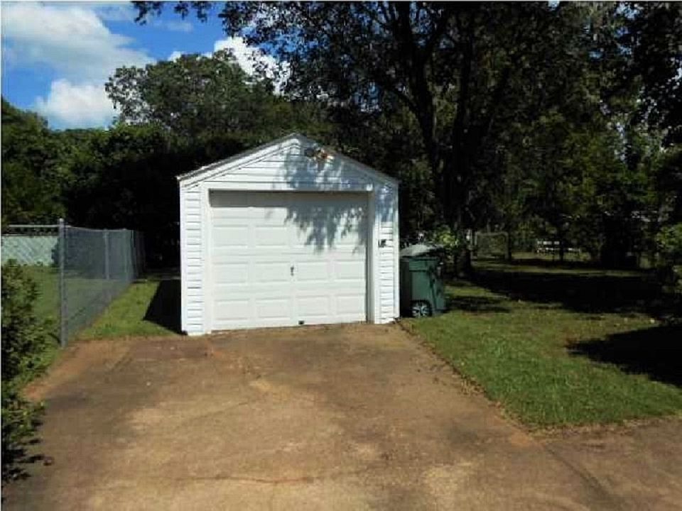 One Car Garage