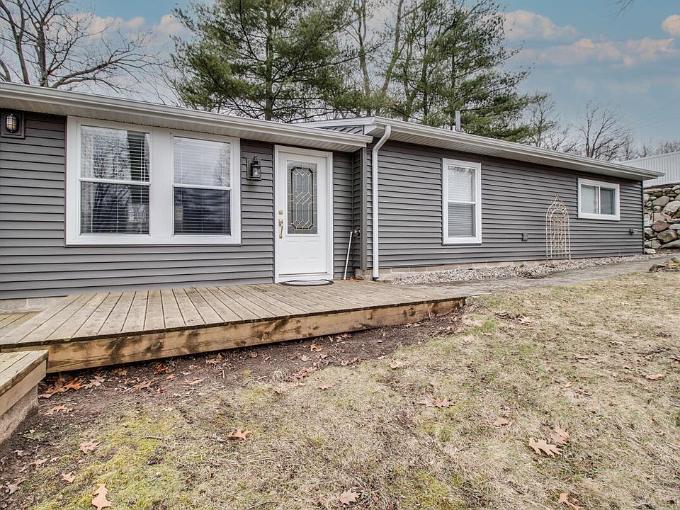 7476 S Crooked Lake Dr, Delton, MI 49046 Zillow