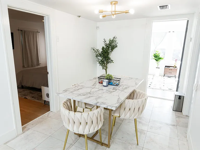 1629 Bonnie Brae St — Photo 9