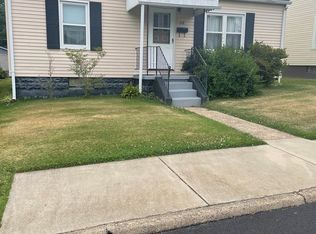318 1st St, Glen Dale, WV