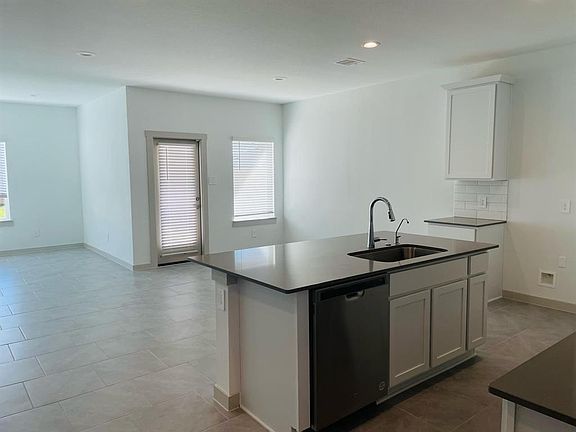 3rd image of 28935 Yukon River Ct