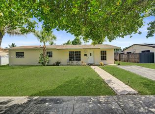 102 NE 206th Ter, Miami Gardens, FL 33179