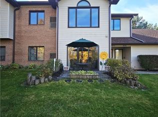 7115 Village Dr, Mentor, OH 44060
