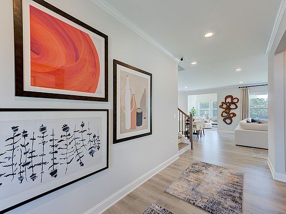 5th image of 665 Sun Meadow Dr