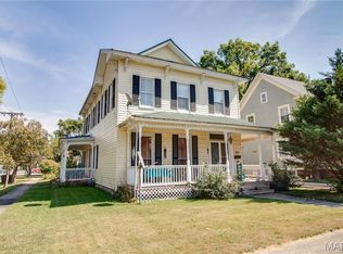 202 4th St, Carrollton, IL 62016