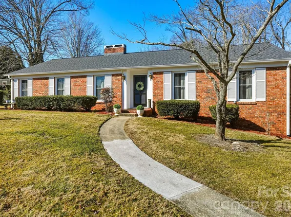 6 Crestwood Ln, Candler, NC 28715