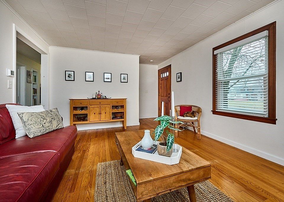 21 Pepin Ave, Easthampton, MA 01027 Zillow