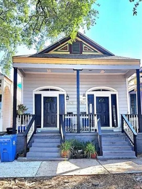 1st image of 2821-23 Banks St