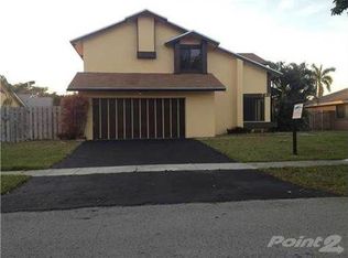 740 SW 95th Ter, Pembroke Pines, FL 33025