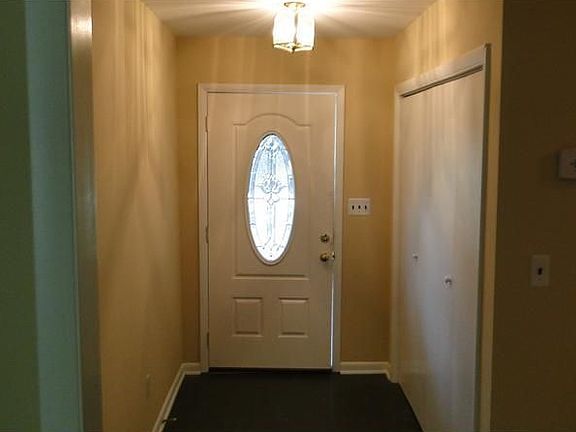 3rd image of 123 Shirley Dr