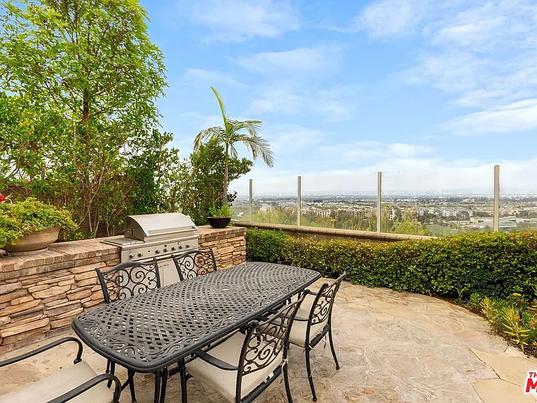 7391 Coastal View Dr — Photo 25