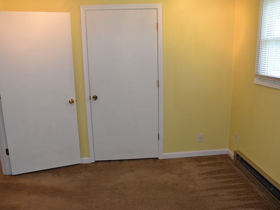 One BR, exit left. Closet.