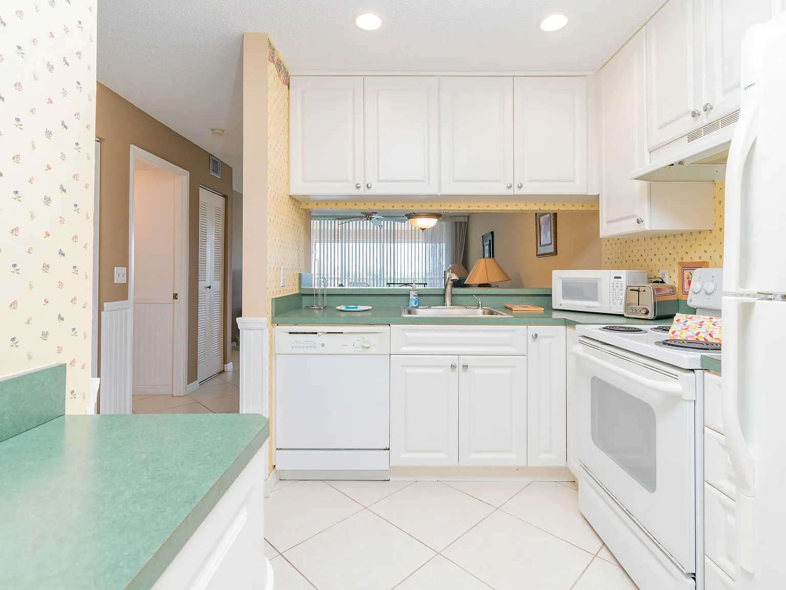 2 bed, 2.0 bath, 1056 sqft, $2,000 — Photo 4