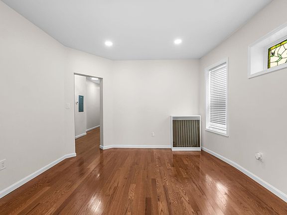 2nd image of 81 Romaine Ave #4-202
