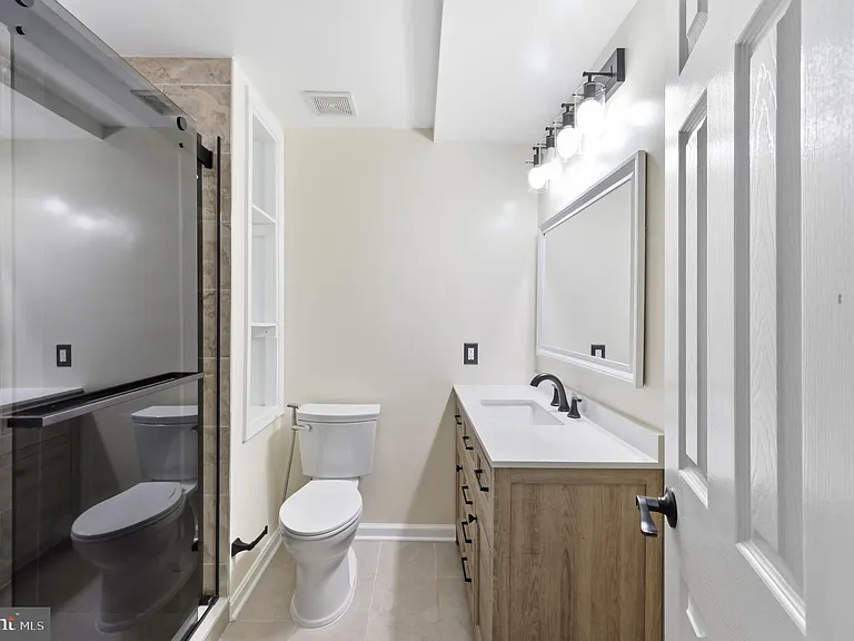 2917 Markhams Grant Dr — Photo 63