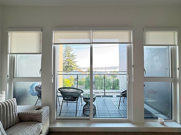 4th image of 422 E 3rd St #309