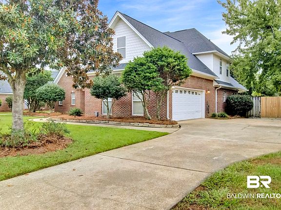 3rd image of 9002 Parliament Cir