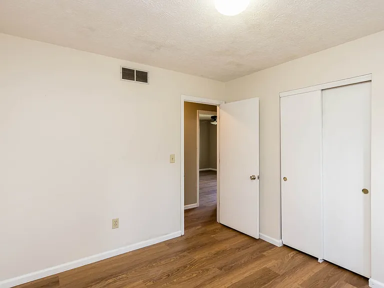 5334 Tara Hill Dr — Photo 16